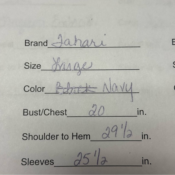 2/$20 Tahari Black Button-Down Shirt Size Small – Classic Workwear Essential - Picture 8 of 8